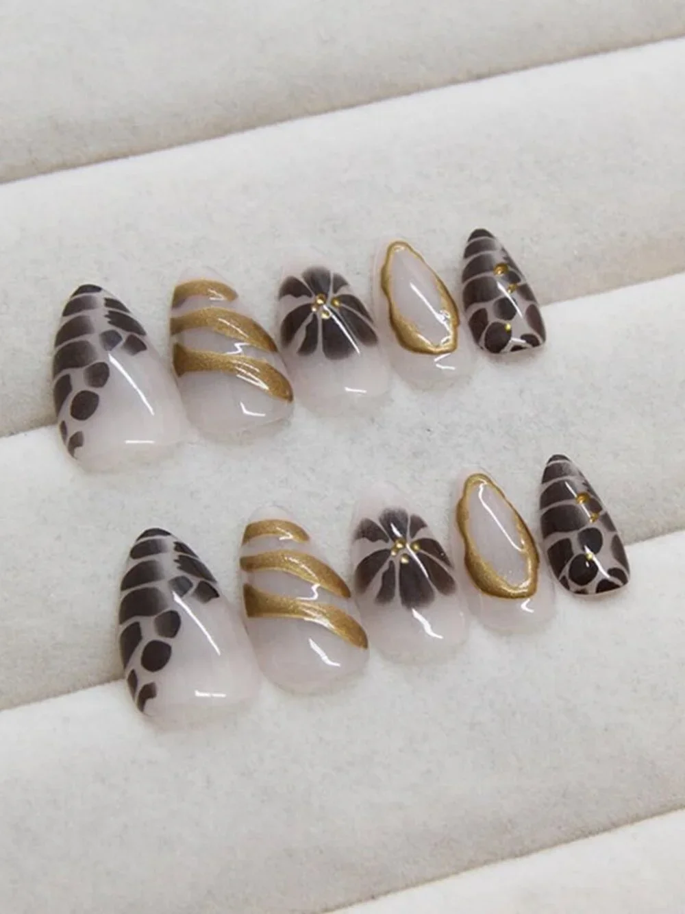 Medium Almond Press On Nails - 3D Flower 30pc Kit